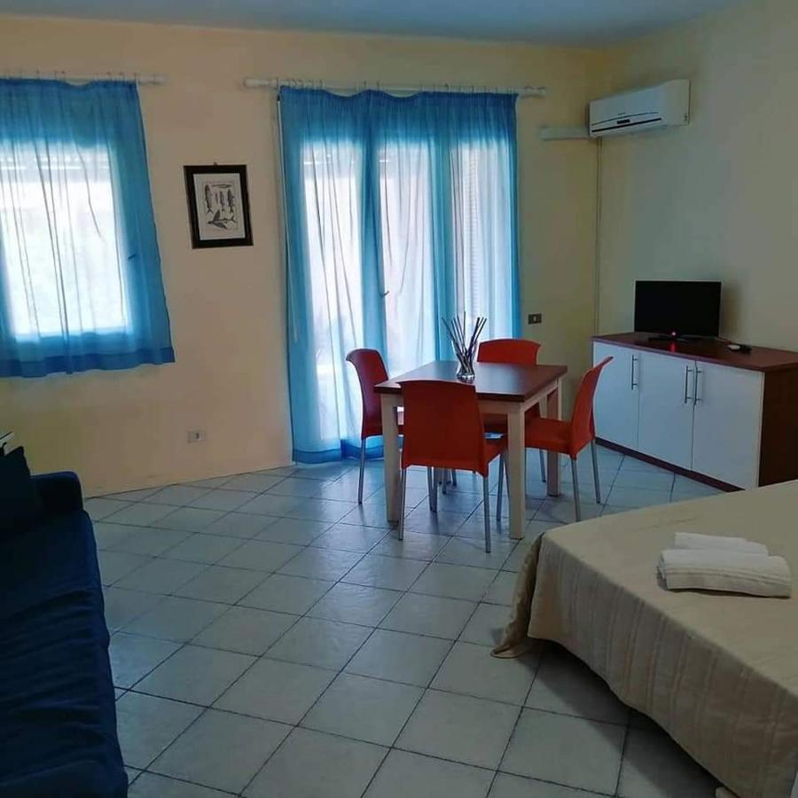 Baia Dei Delfini Aparthotel Furnari Exterior foto