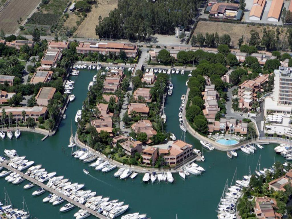 Baia Dei Delfini Aparthotel Furnari Exterior foto