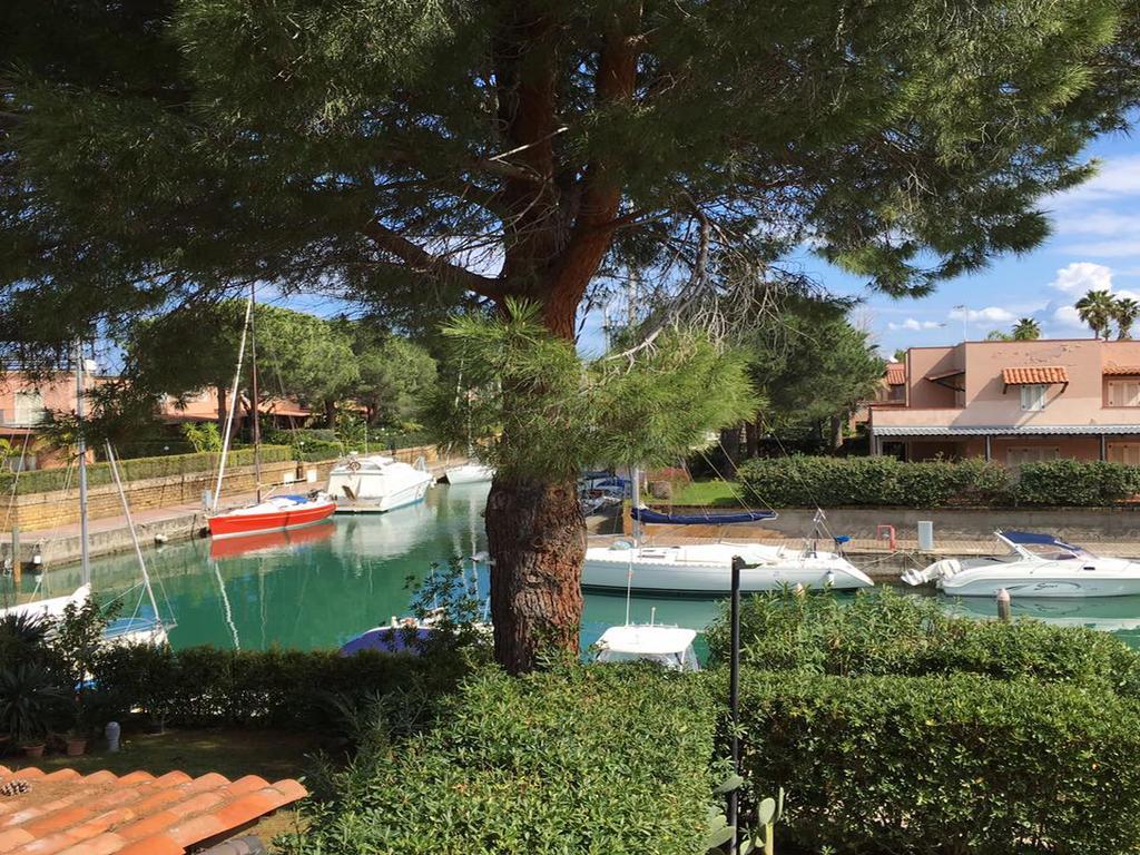 Baia Dei Delfini Aparthotel Furnari Exterior foto