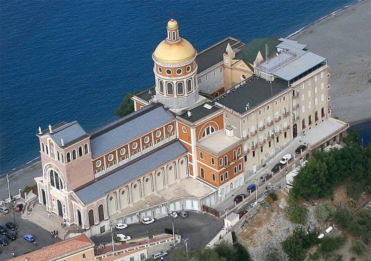 Baia Dei Delfini Aparthotel Furnari Exterior foto