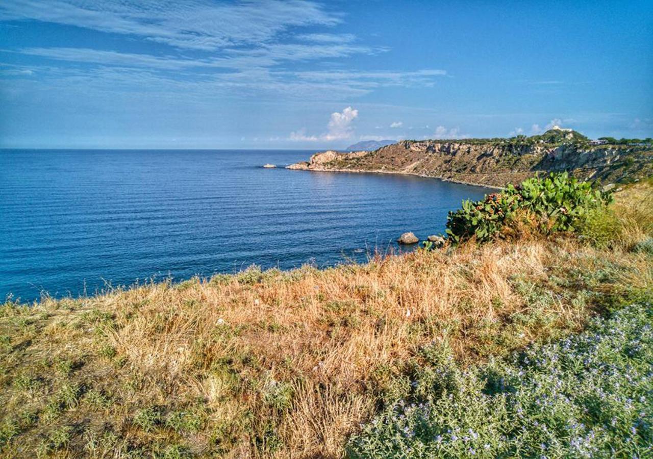 Baia Dei Delfini Aparthotel Furnari Exterior foto